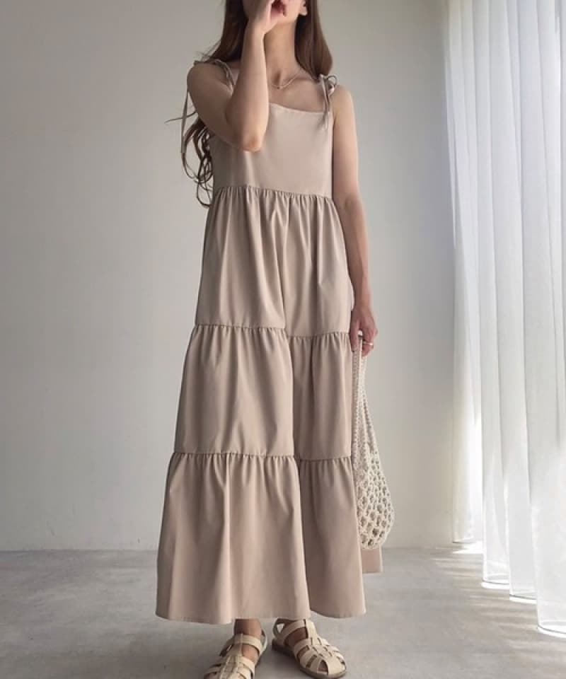 フリルロング丈キャミワンピース体型カバー上品