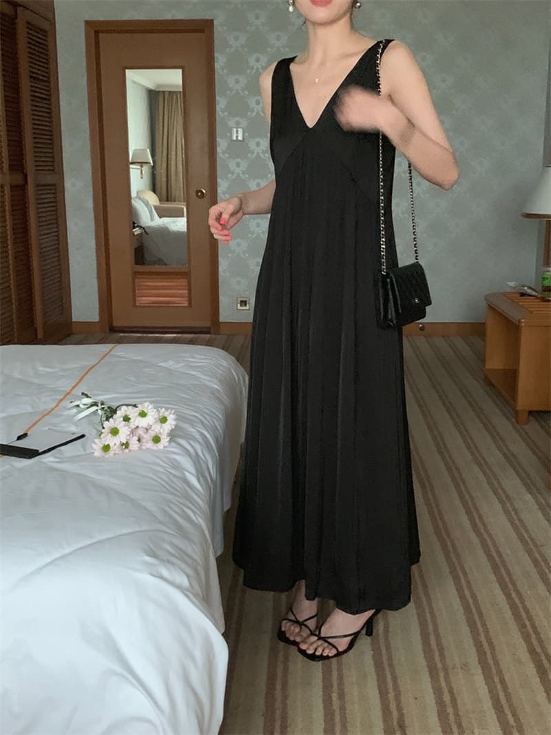 韓国風プリーツニットキャミワンピース ブイネック夏ワンピース